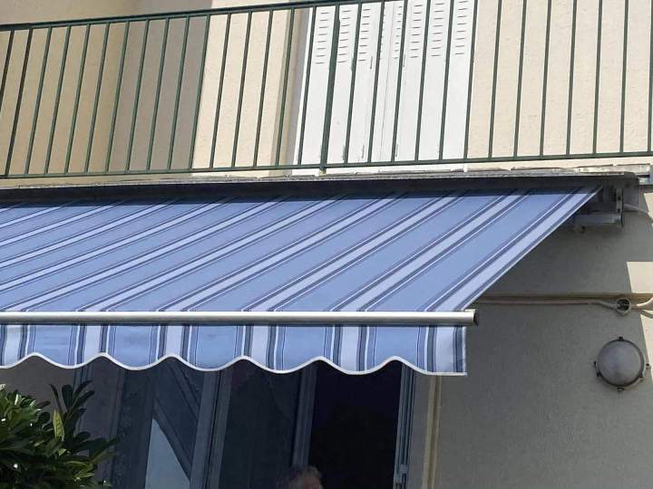 Pose de store banne Moulins